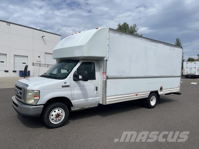 Ford E-350 Camiões de caixa fechada