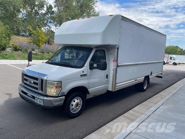 Ford E-350 Camiões de caixa fechada