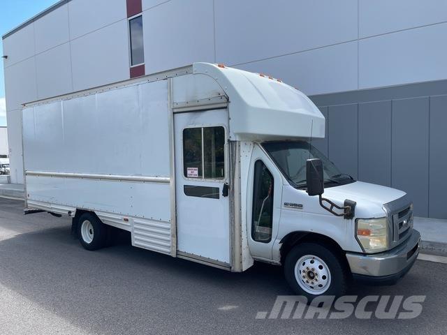 Ford E-350 Camiões de caixa fechada