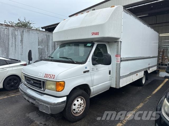 Ford E-350 Caixa fechada