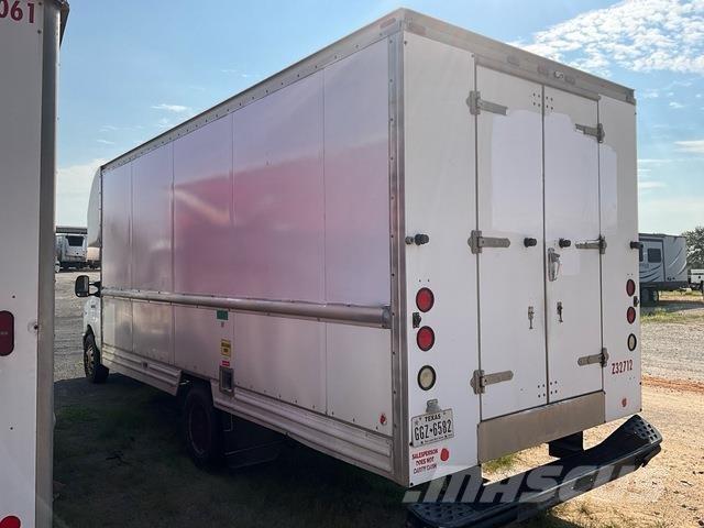 Ford E-350 Caixa fechada