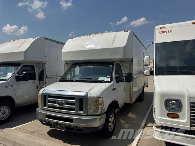 Ford E-350 Caixa fechada