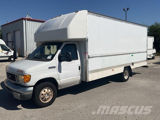 Ford E-350 Camiões de caixa fechada