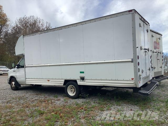 Ford E-350 Carrinhas de caixa fechada