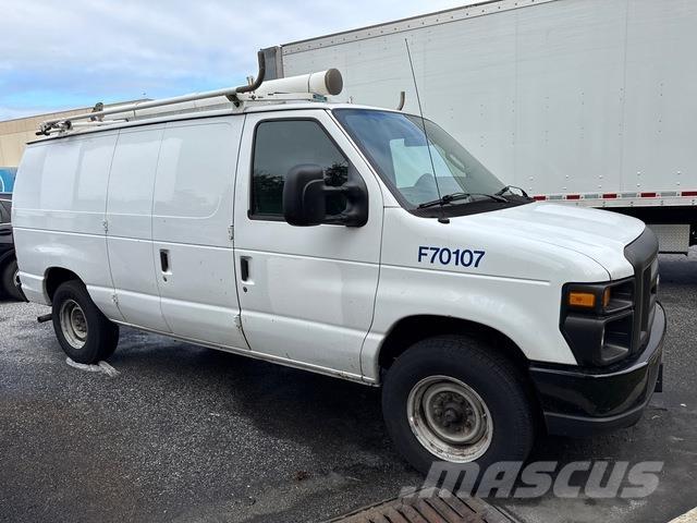 Ford E250 Carrinhas de caixa fechada