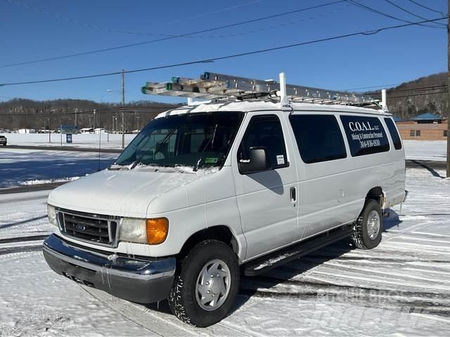 Ford E350 Carrinhas de caixa fechada