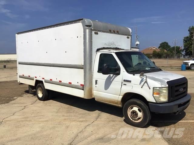 Ford E350 Camiões de caixa fechada