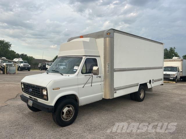 Ford E350 Camiões de caixa fechada