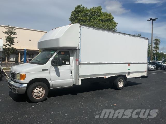 Ford E350 Camiões de caixa fechada