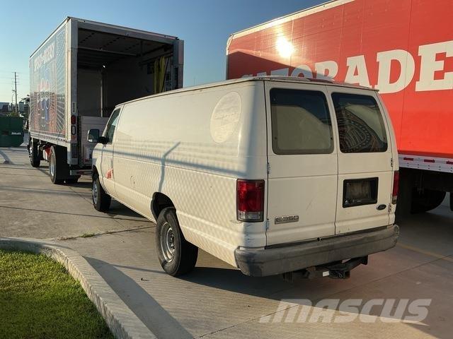Ford E350 Camiões de caixa fechada