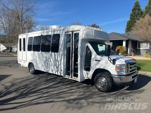 Ford E450 Carrinhas de caixa fechada