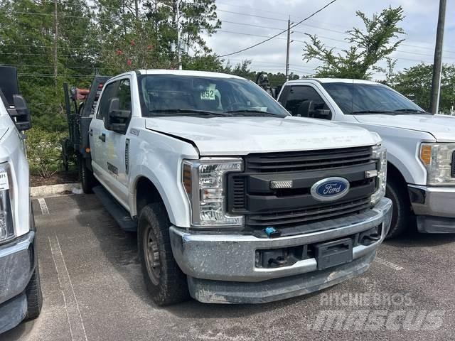 Ford F-250 Camiões estrado/caixa aberta
