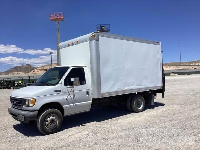 Ford F-350 Camiões de caixa fechada