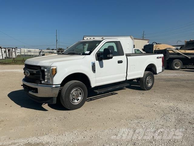 Ford F-350 Pick up de caixa aberta