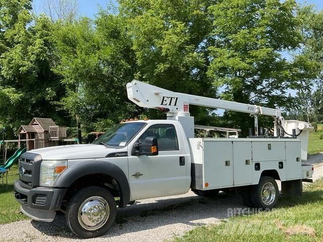 Ford F-450 Plataformas aéreas montadas em camião
