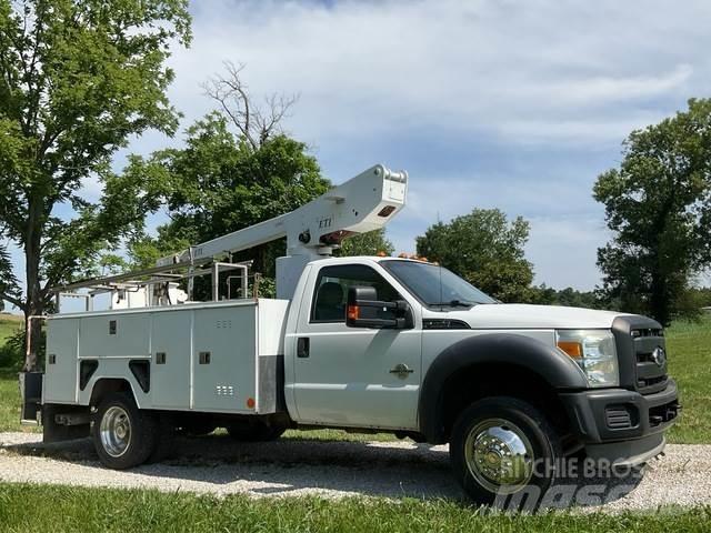 Ford F-450 Plataformas aéreas montadas em camião