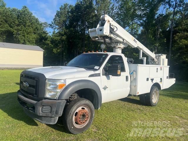 Ford F-450 Plataformas aéreas montadas em camião