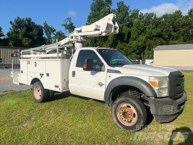 Ford F-450 Plataformas aéreas montadas em camião
