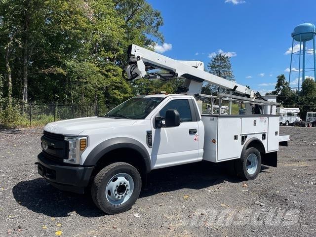 Ford F-450 Plataformas aéreas montadas em camião