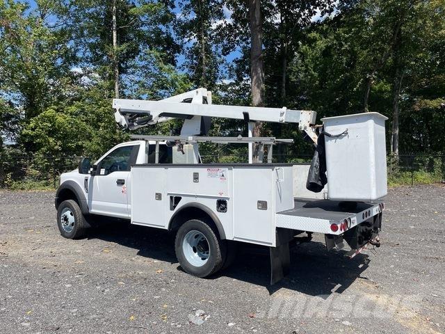 Ford F-450 Plataformas aéreas montadas em camião