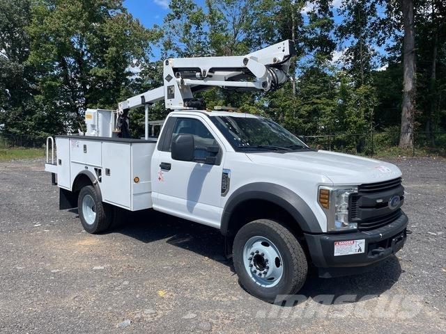 Ford F-450 Plataformas aéreas montadas em camião