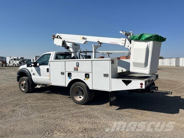 Ford F-450 Plataformas aéreas montadas em camião