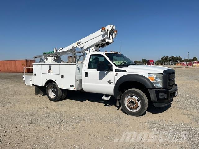 Ford F-450 Plataformas aéreas montadas em camião