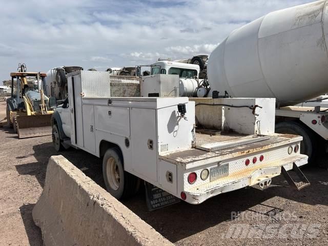 Ford F-550 Pick up de caixa aberta