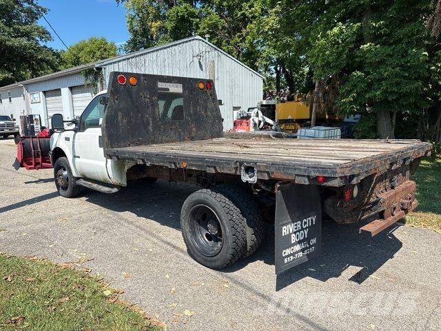 Ford F-550 Camiões estrado/caixa aberta