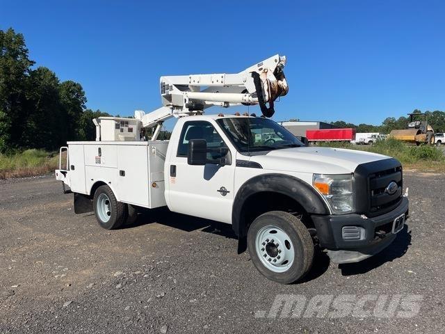 Ford F-550 Plataformas aéreas montadas em camião