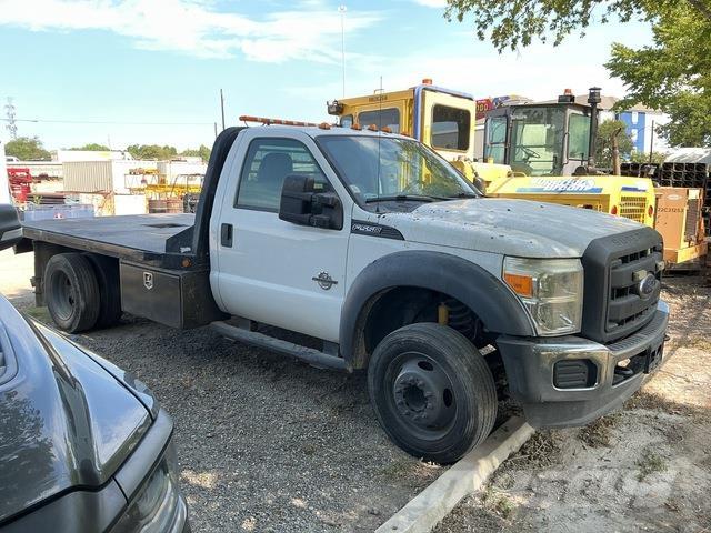Ford F-550 Camiões estrado/caixa aberta