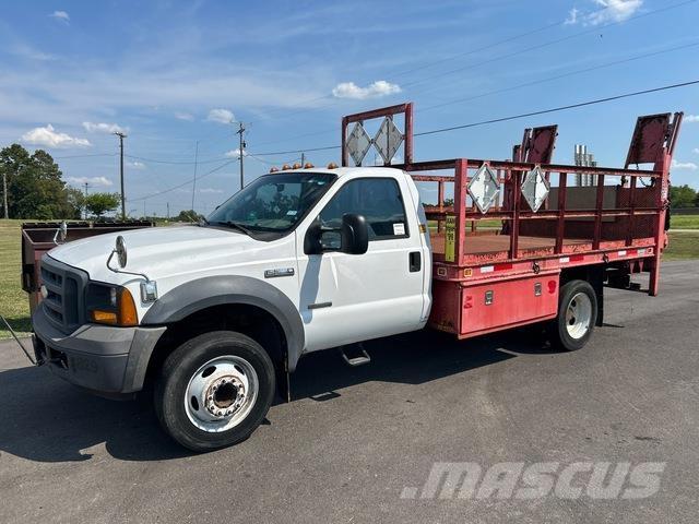 Ford F-550 Camiões estrado/caixa aberta