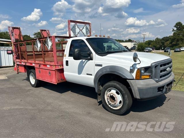 Ford F-550 Camiões estrado/caixa aberta