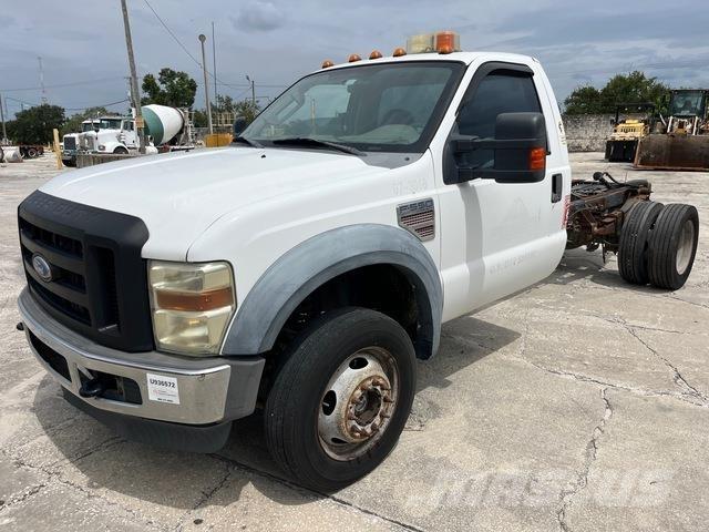 Ford F-550 Cabines e interior