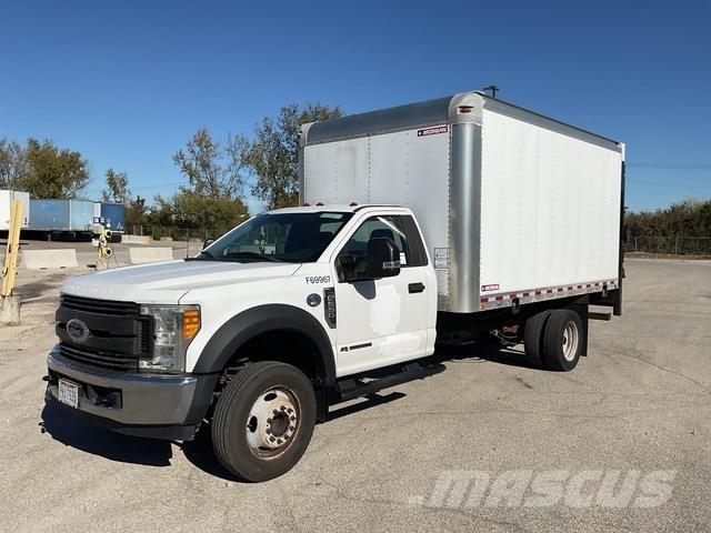 Ford F-550 Camiões de caixa fechada
