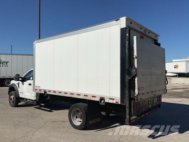 Ford F-550 Camiões de caixa fechada