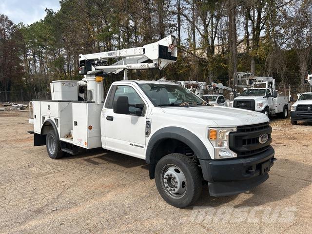 Ford F-550 Plataformas aéreas montadas em camião