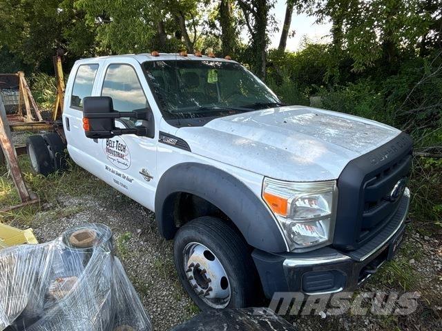 Ford F-550 XL Cabines e interior