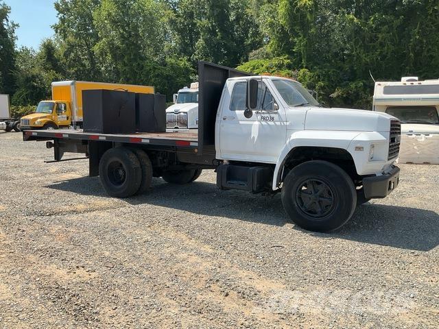 Ford F-600 Camiões estrado/caixa aberta