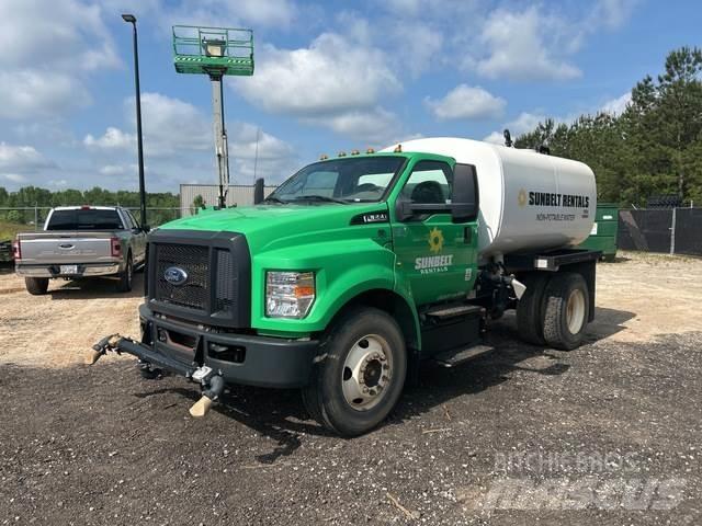 Ford F-650 Auto-tanques