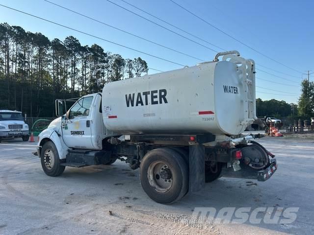 Ford F-650 Auto-tanques