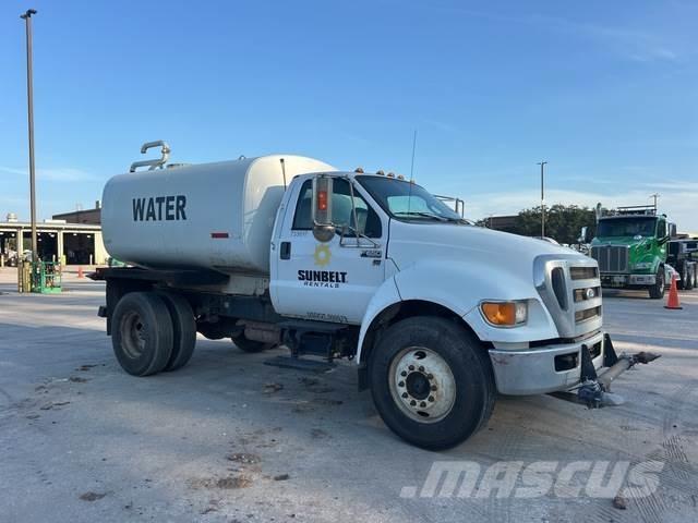 Ford F-650 Auto-tanques