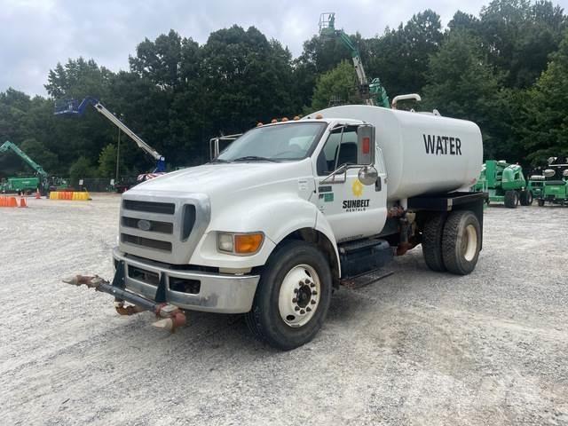 Ford F-650 Auto-tanques
