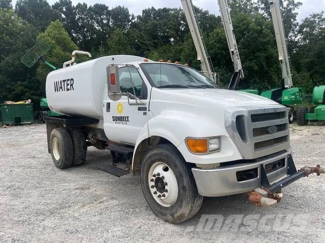Ford F-650 Auto-tanques
