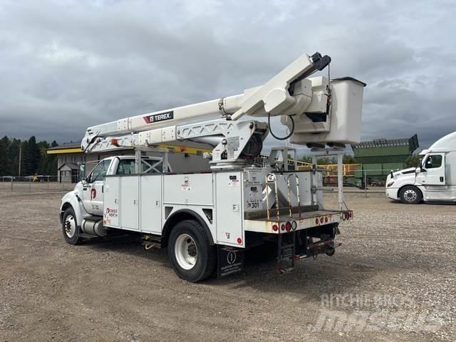 Ford F-750 Plataformas aéreas montadas em camião