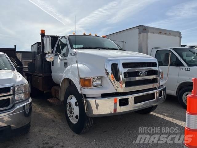 Ford F-750 Camiões estrado/caixa aberta