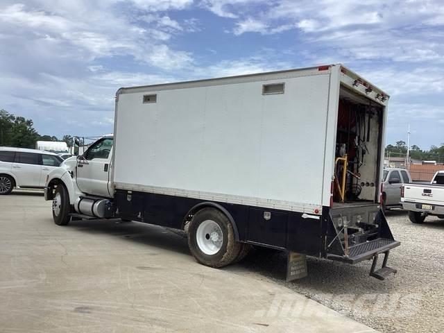 Ford F-750 Camiões-cisterna