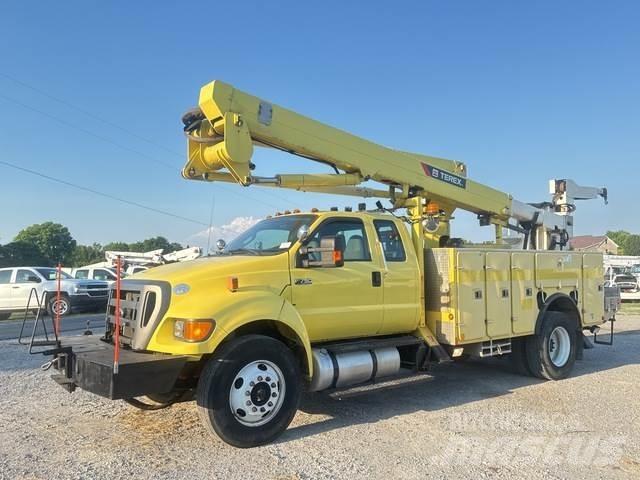 Ford F-750 Plataformas aéreas montadas em camião