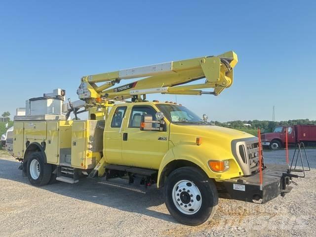 Ford F-750 Plataformas aéreas montadas em camião