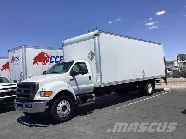 Ford F-750 Camiões de caixa fechada